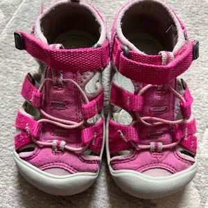 Toddler Keen sandals size 7